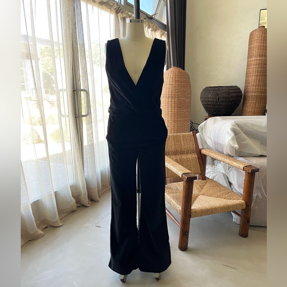 Free People velvet velveteen sleeveless jumpsuit 💙